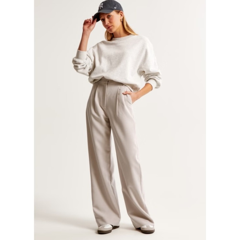 Abercrombie & Fitch Wide Leg Pants Beige High Rise Pleated Tailored NWT Size 28
